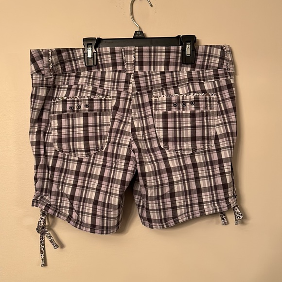 Rewind Juniors Plaid Y2K Boho Cargo Shorts w/ Floral Trim & Tie Hem | Size 15 - Picture 6 of 8